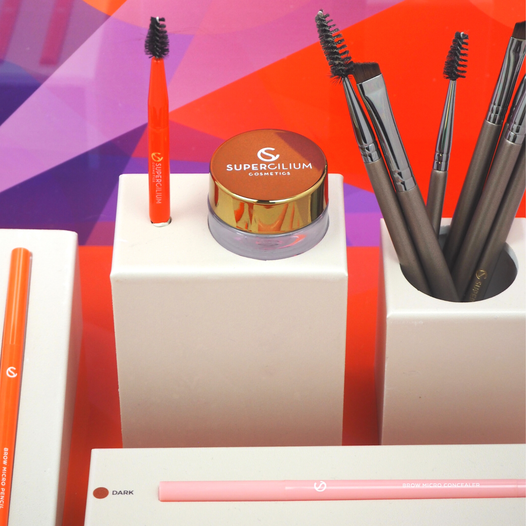 Supercilium Retail Display